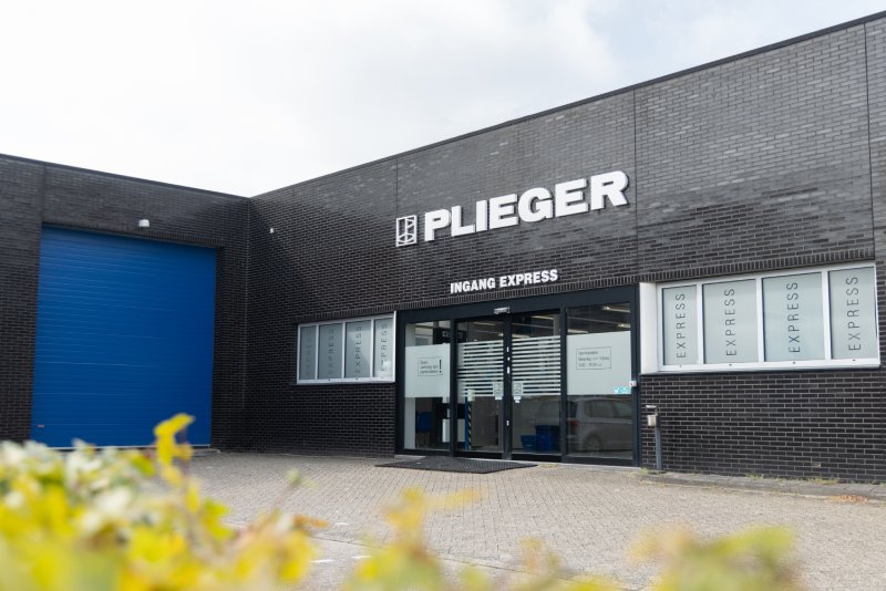 Plieger Express Capelle a/d IJssel Plieger Express Capelle a/d IJssel