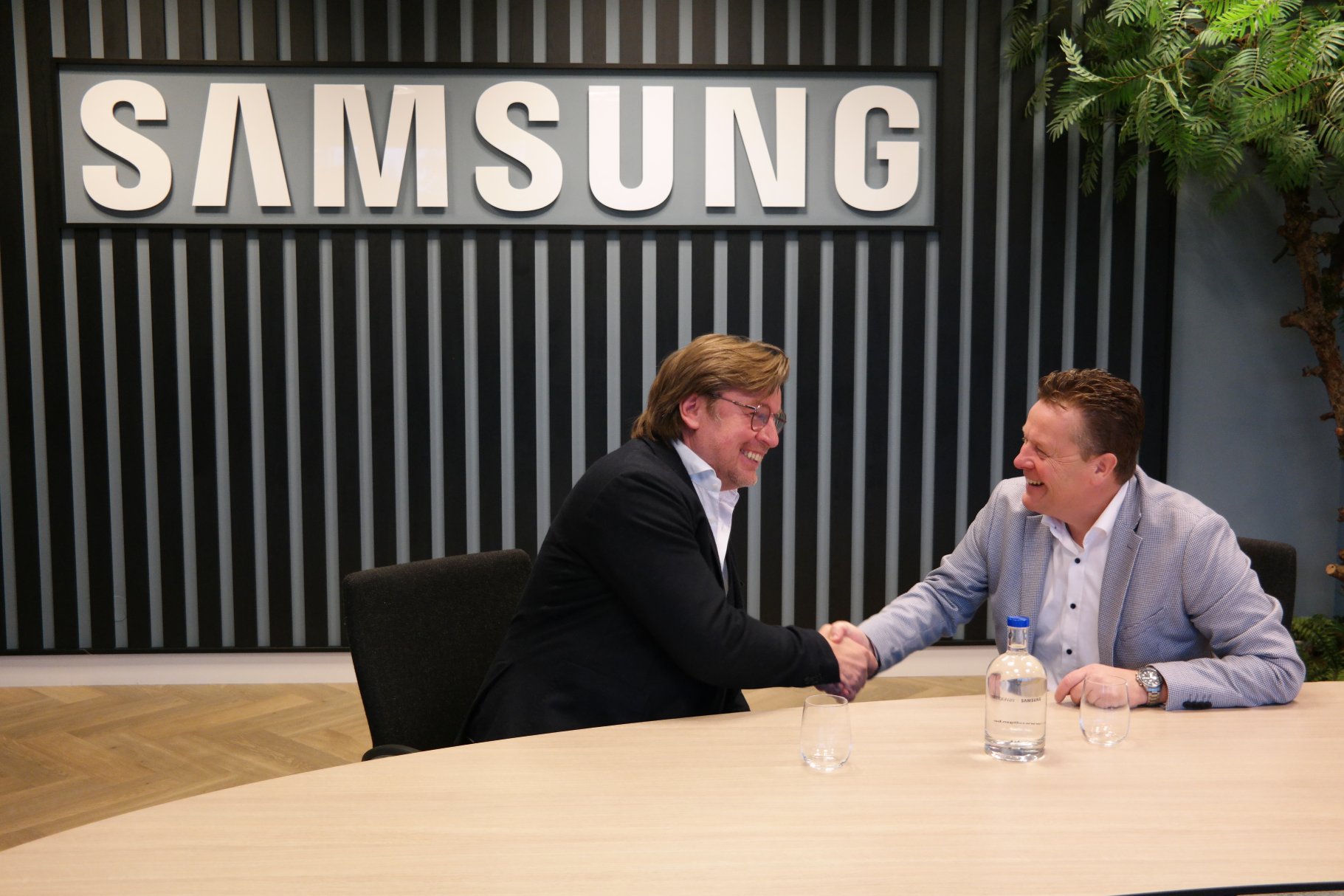Ambrava Samsung Persberichten Ambrava Samsung Persberichten