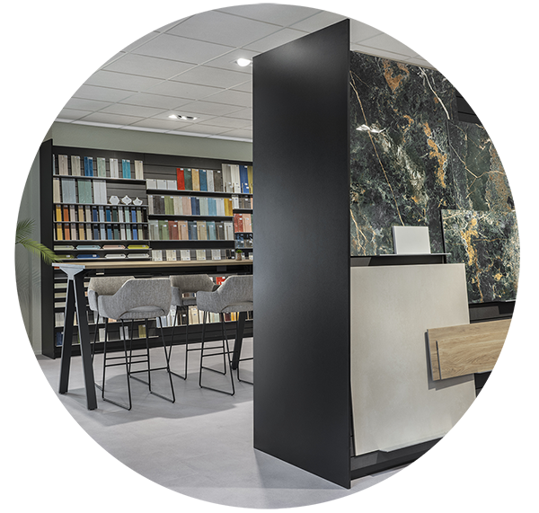 Tegelshowroom cirkel sfeer impressie small.png Tegelshowroom cirkel sfeer impressie small.png