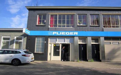 Plieger Express Amsterdam Zeeburgerpad Plieger Express Amsterdam Zeeburgerpad